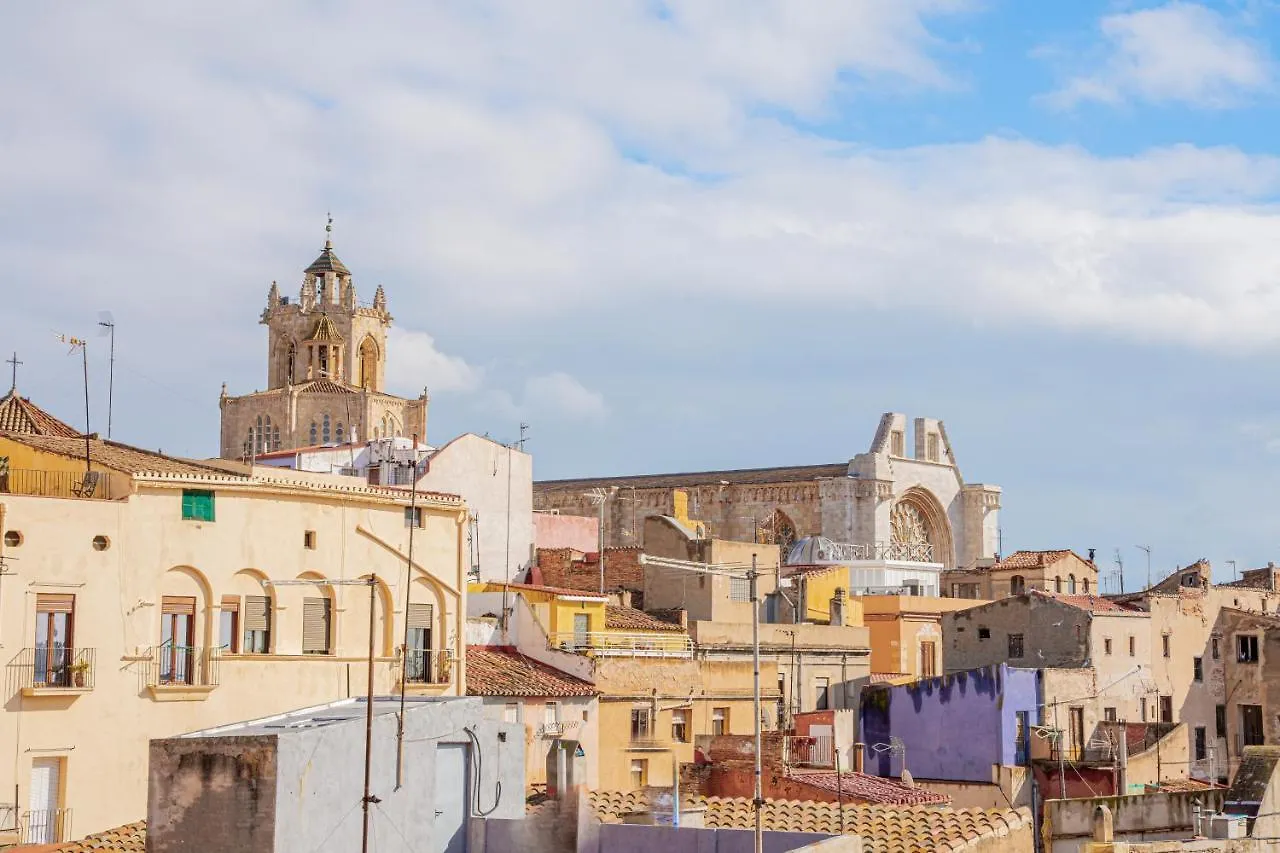 Planta Baja En La Muralla Romana Junto A La Catedral Tarragona Lägenhet