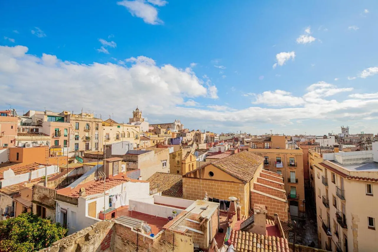 Planta Baja En La Muralla Romana Junto A La Catedral Tarragone Espagne
