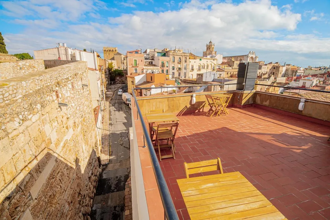 Planta Baja En La Muralla Romana Junto A La Catedral Tarragona Lägenhet